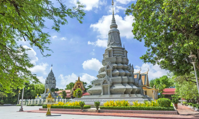 silver-pagoda.png
